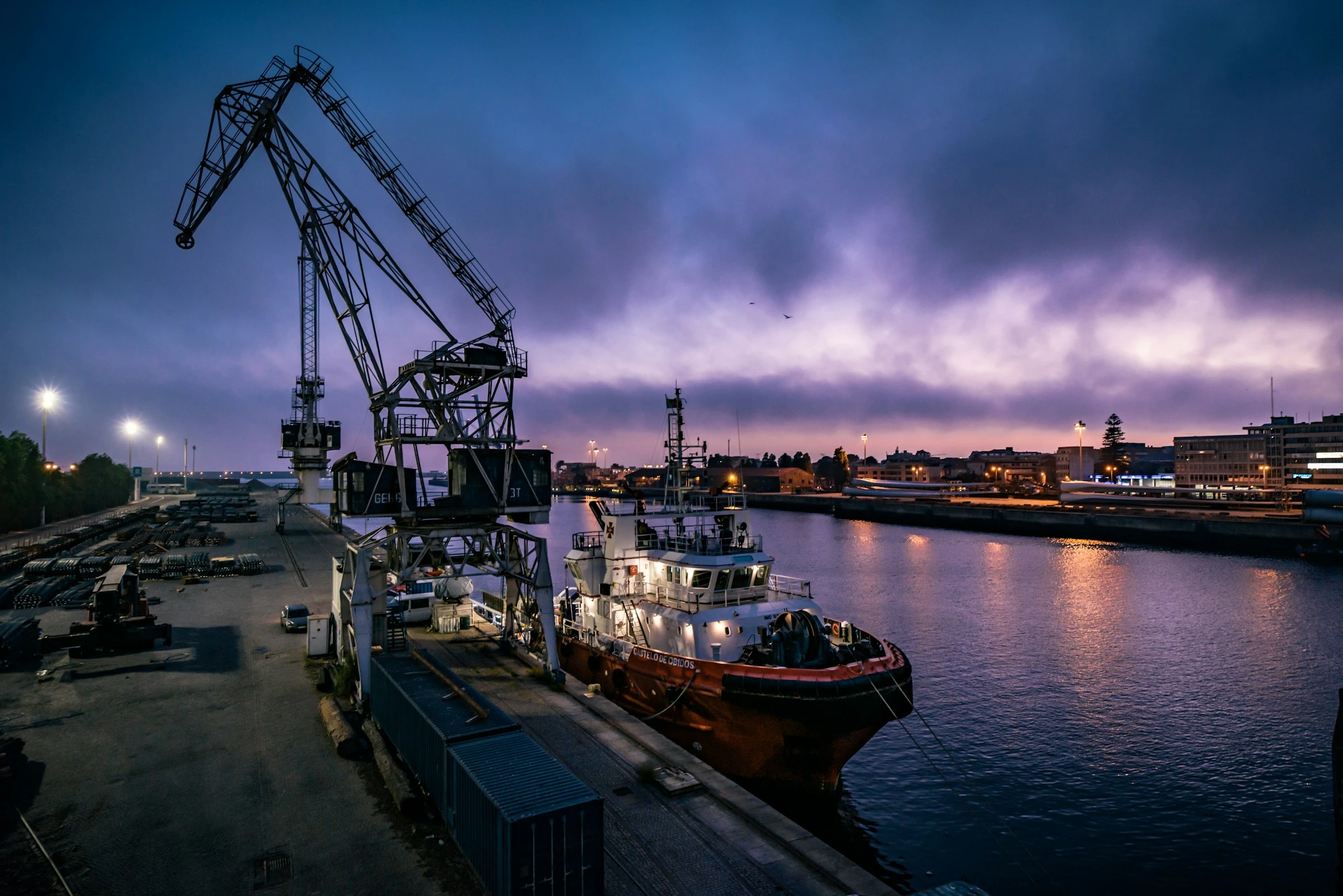 Global shipping port infrastructure for vendor and supply chain contract analysis.